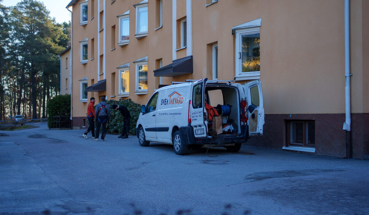 Taktvätt av BRF i Stockholm på gång