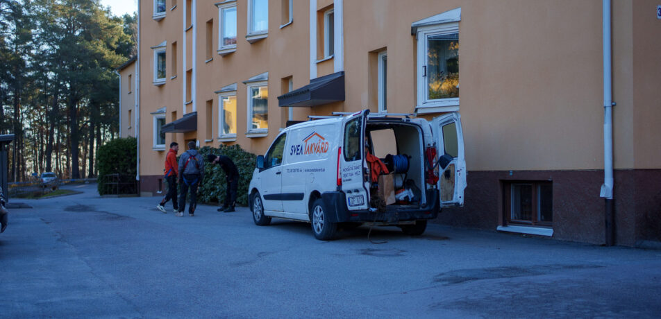 Taktvätt av BRF i Stockholm på gång